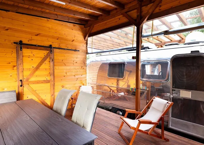 Luxury Vintage Airstream Rv/caravan Retro Charm Meets Comfort Kiten (Burgas)