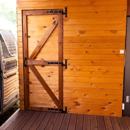 Luxury Vintage Airstream Rv/caravan Retro Charm Meets Comfort Kiten