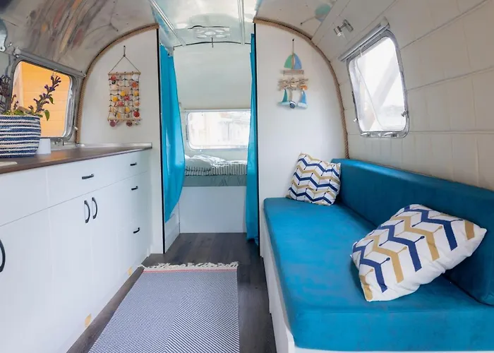 Luxury Vintage Airstream Rv/caravan Retro Charm Meets Comfort 키텐